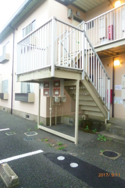 さくらハイツ【10,000円キャッシュバック対象物件】のエントランス|毎日通るエントランスはこのようになっています