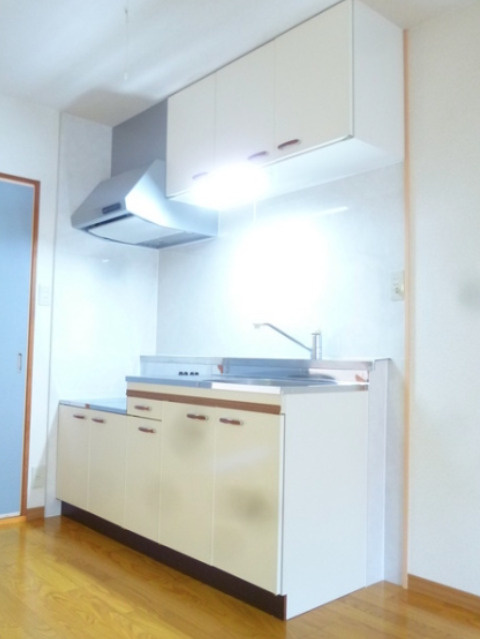 さくらハイツ【10,000円キャッシュバック対象物件】のキッチン|コンパクトなキッチンで掃除もラクラク