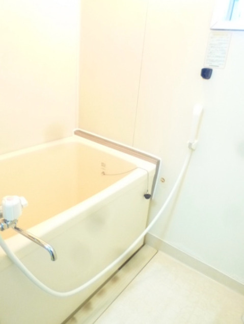 さくらハイツ【10,000円キャッシュバック対象物件】の浴室|落ち着いた空間のお風呂です