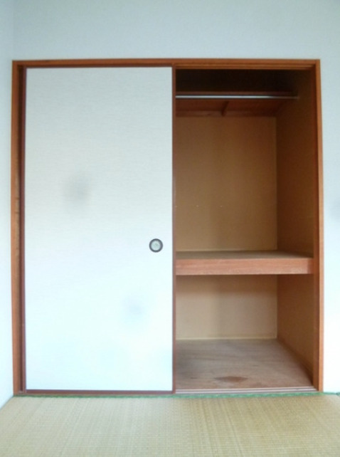 さくらハイツ【10,000円キャッシュバック対象物件】の収納|大きなものも収納できそうです