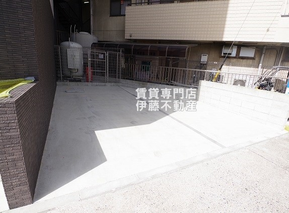 VANCOUVER1118大曽根の駐車場