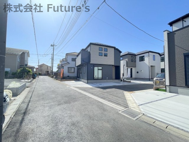 三郷市彦野1丁目　新築戸建　全7棟　1号棟の前面道路含む現地写真|前面道路含む現地写真です。