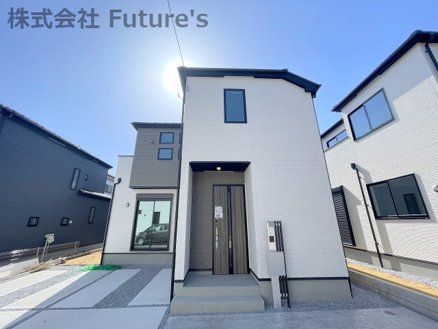 三郷市彦野1丁目　新築戸建　全7棟　2号棟の外観|カースペース2台・専用庭付きの邸宅です