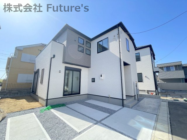 三郷市彦野1丁目　新築戸建　全7棟　2号棟の外観|「新三郷」駅バス15分「彦野一丁目」停歩2分の立地