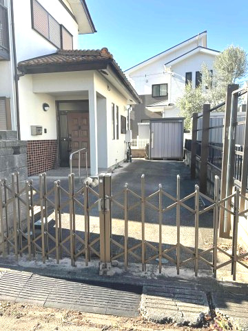 玉村町板井　中古700の駐車場