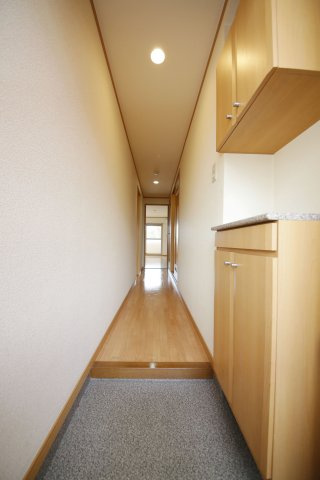 サウスヒルズ緑Cの玄関