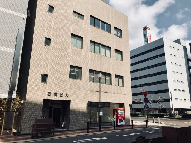 佐世保市三浦町の店舗事務所の外観