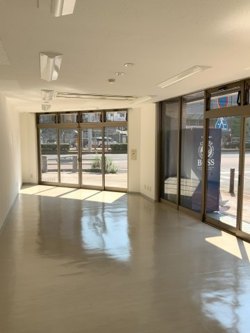 佐世保市三浦町の店舗事務所のロビー