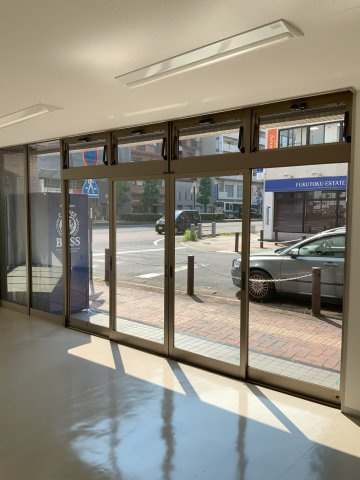 佐世保市三浦町の店舗事務所のロビー