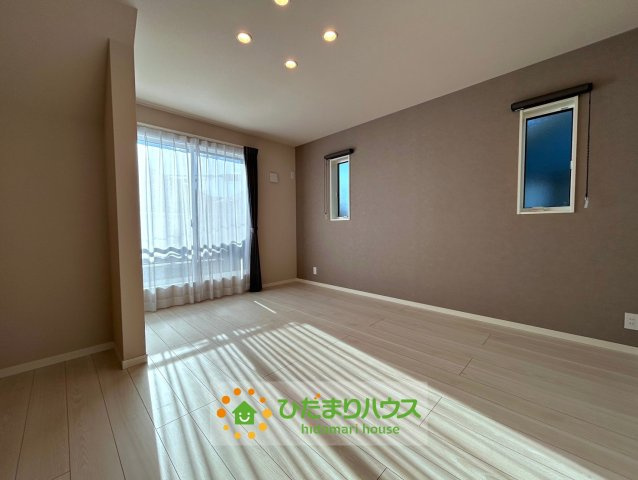 久喜市上町　新築未入居の寝室|大きな窓から光が入る寝室です。