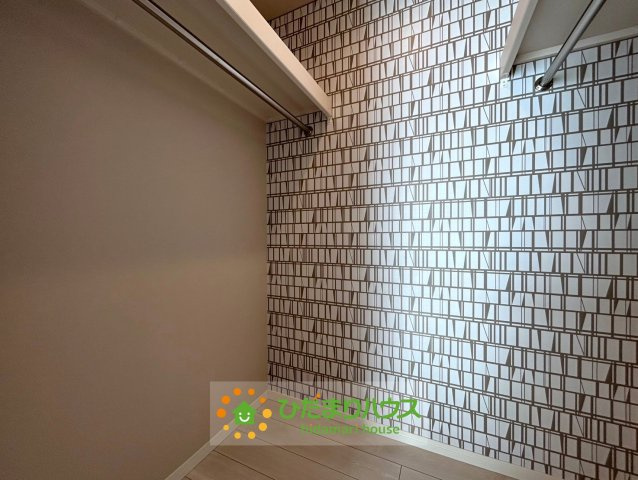 久喜市上町　新築未入居の収納|お部屋をスッキリ見せられるのが魅力なウォークインクローゼットです。