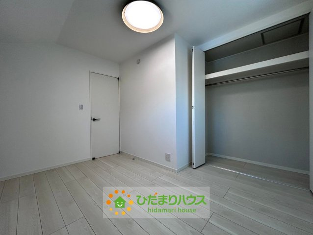 久喜市上町　新築未入居の収納|大きいサイズの収納ですので部屋に物が溢れる事はありませんね。