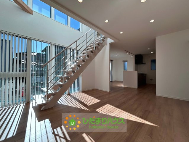 久喜市上町　新築未入居の居間・リビング|明るく開放感のあるリビングです。