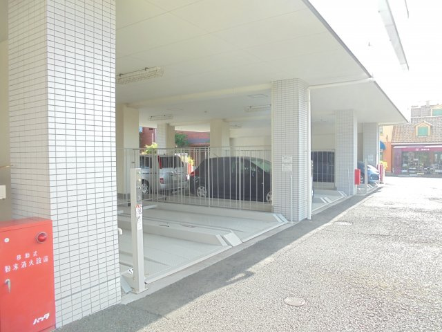 グリーンマノリアルの駐車場