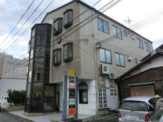 近江八幡市鷹飼町の店舗一部