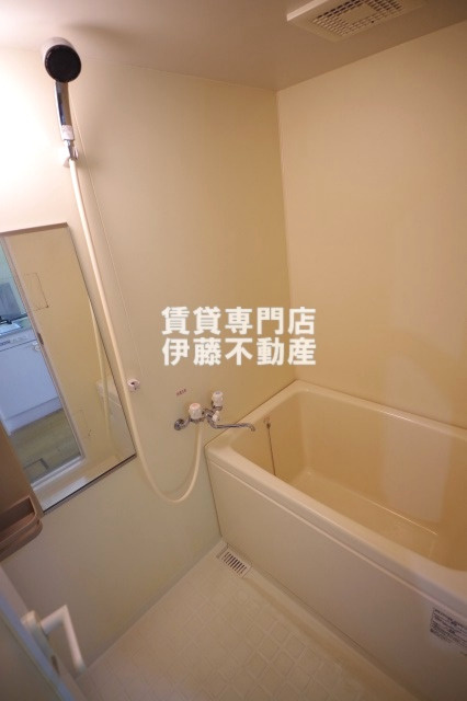 レージュ　ウエストの浴室