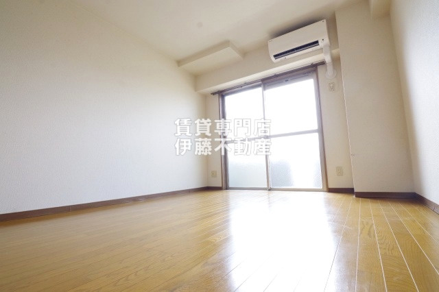 レージュ　ウエストの洋室