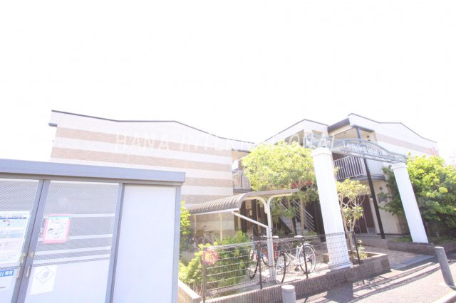 レオパレスUrban・Lifeの外観