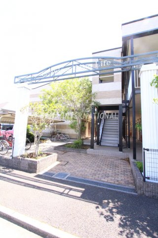 レオパレスUrban・Lifeのエントランス