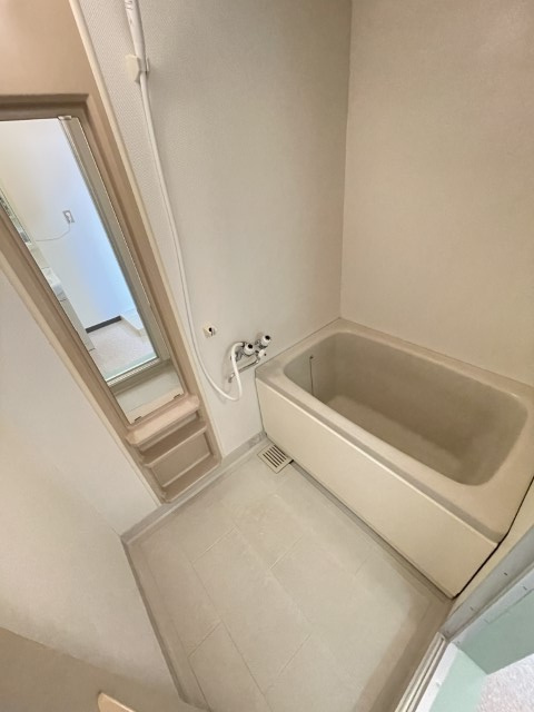 サンロイヤル新居壱番館の浴室|お風呂で日々の疲れを落としましょう