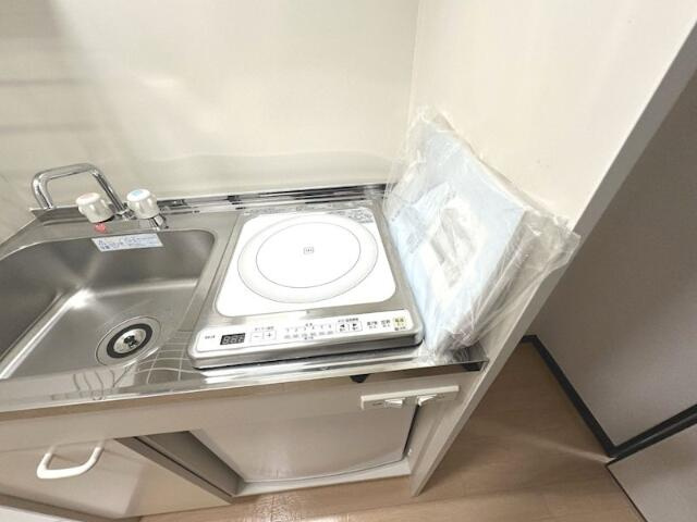 ＩＨコンロ、ミニ冷蔵庫付き