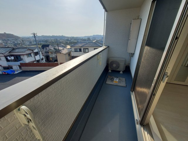 フォレストクリエオーレ金剛のバルコニー