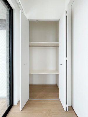 【収納】 | ヴィラージュ博多駅南 | 別号室の写真になります。現況優先。