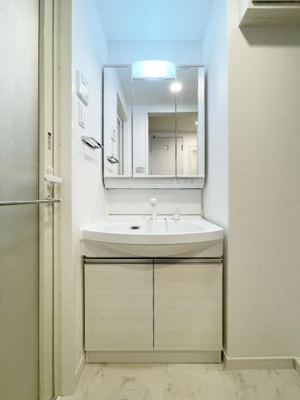 【洗面所】 | ヴィラージュ博多駅南 | 別号室の写真になります。現況優先。