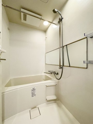 【浴室】 | ヴィラージュ博多駅南 | 別号室の写真になります。現況優先。