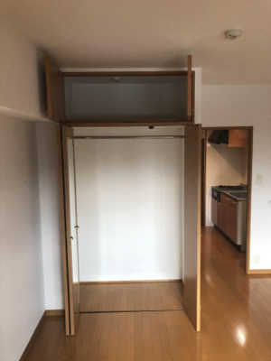 【収納】 | ピュアドームベイサイド博多 | 別号室の写真になります。現況優先。