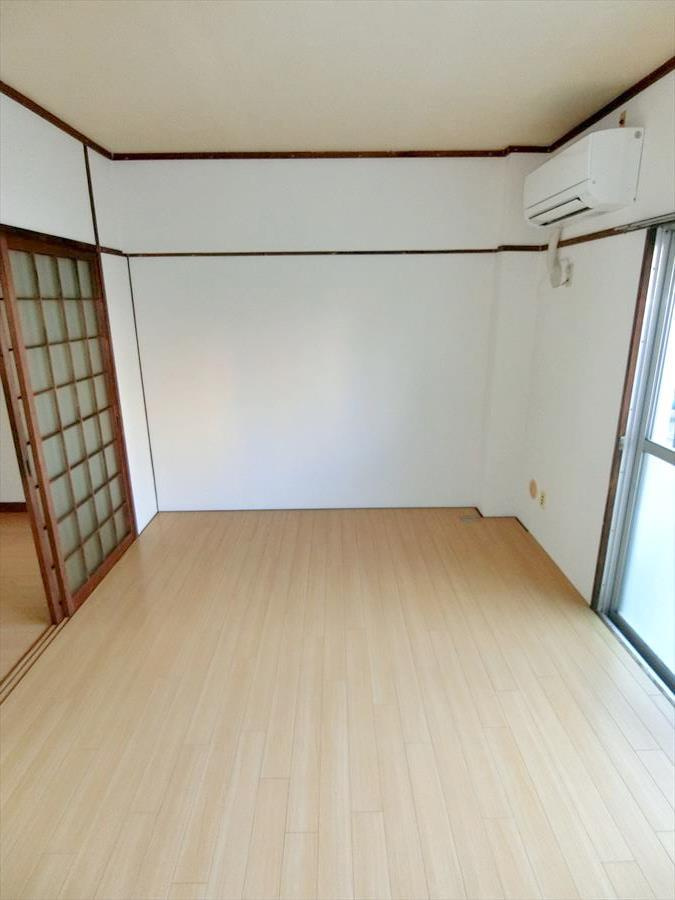 パティオ通町の寝室|落ち着いた色調の寝室です