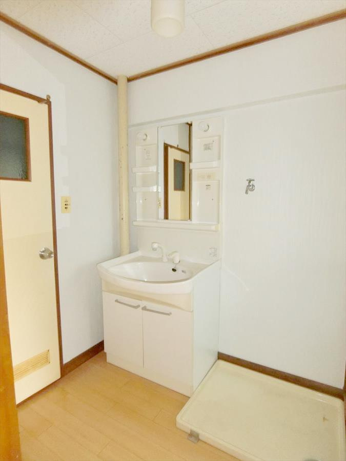 パティオ通町の洗面所|使いやすい洗面所です※別号室の写真です