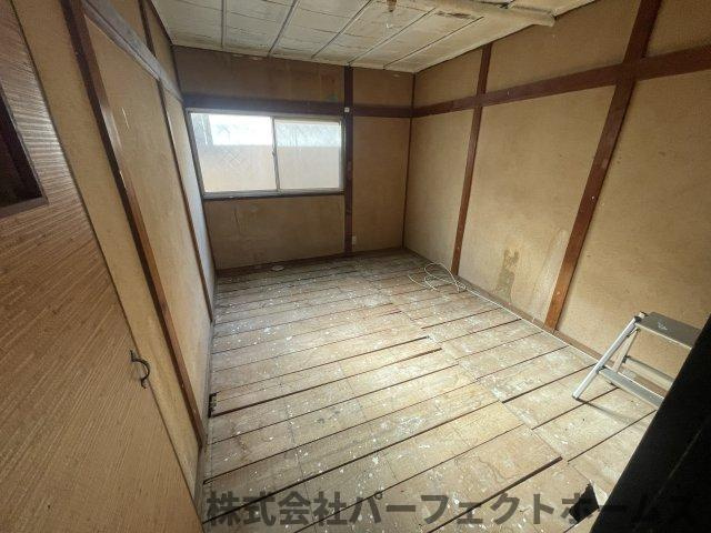 摂津市鳥飼下３丁目中古テラスハウスの内装|明るい色調の室内です