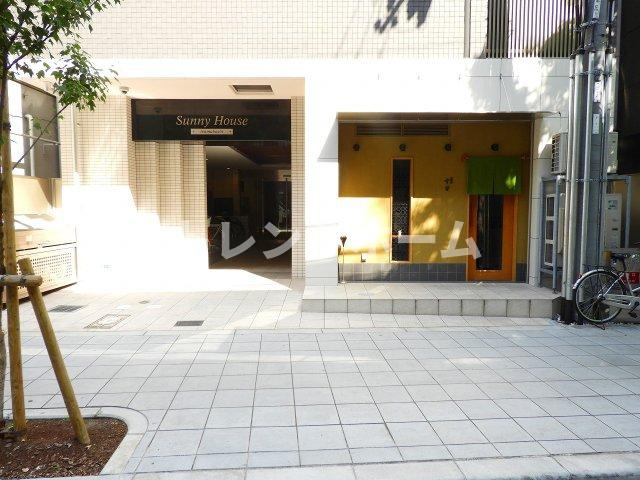 サニーハウス天満橋のエントランス|選べる家電プランあり！！