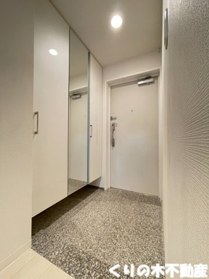 【玄関】 | アルファステイツ今治駅前東 | 収納もある玄関です