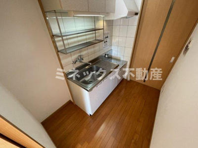 【キッチン】 | ヴィオレッタ | 同タイプのお部屋の写真。現況を優先します。