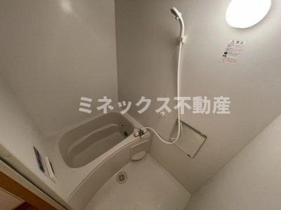 【独立洗面台】 | ヴィオレッタ | 同タイプのお部屋の写真。現況を優先します。
