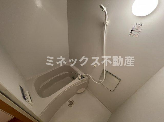 【独立洗面台】 | ヴィオレッタ | 同タイプのお部屋の写真。現況を優先します。