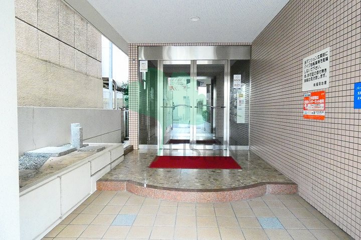 パークハイムジュノンのエントランス