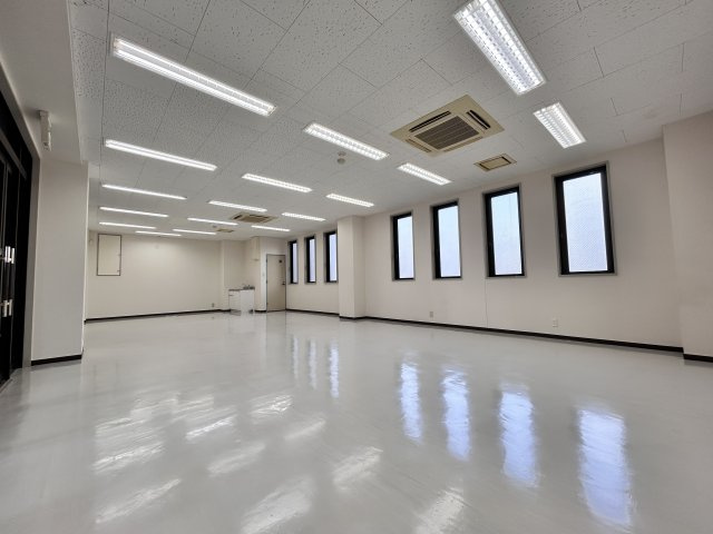 和田秋川ビルの内装