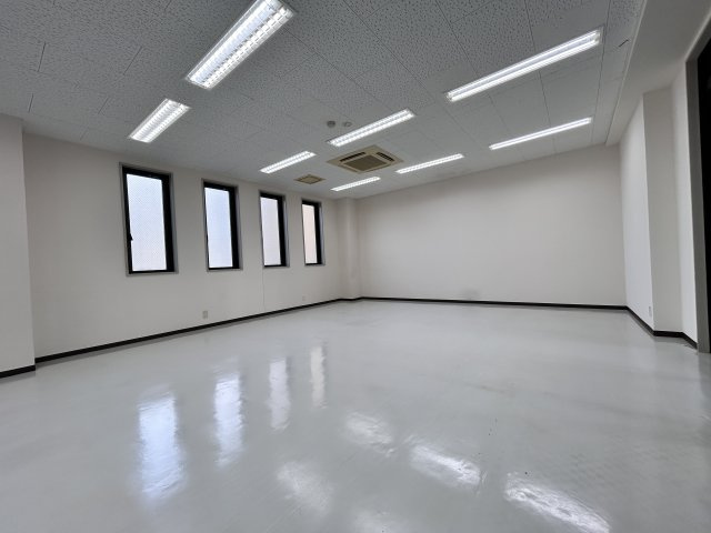 和田秋川ビルの内装