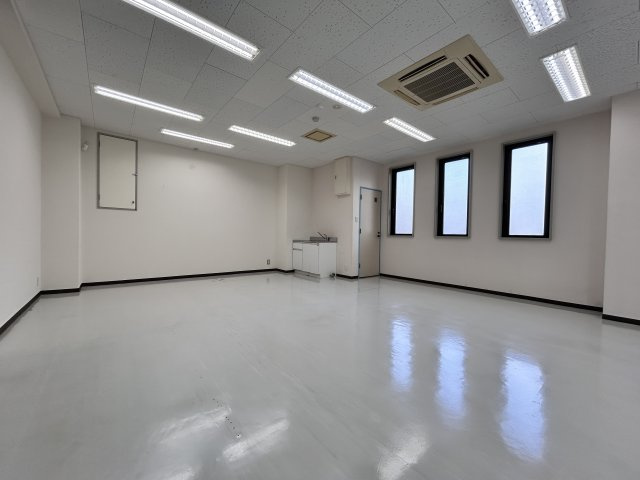 和田秋川ビルの内装