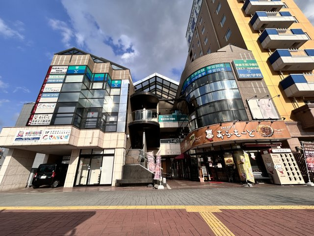 和田秋川ビルの外観