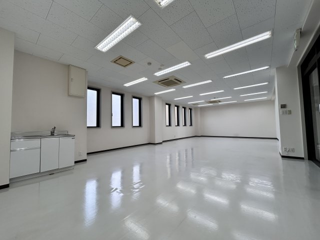 和田秋川ビルの内装