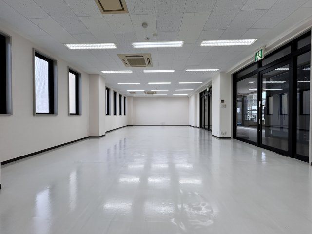 和田秋川ビルの内装