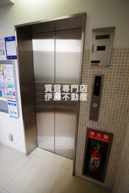 CREA花の木のロビー