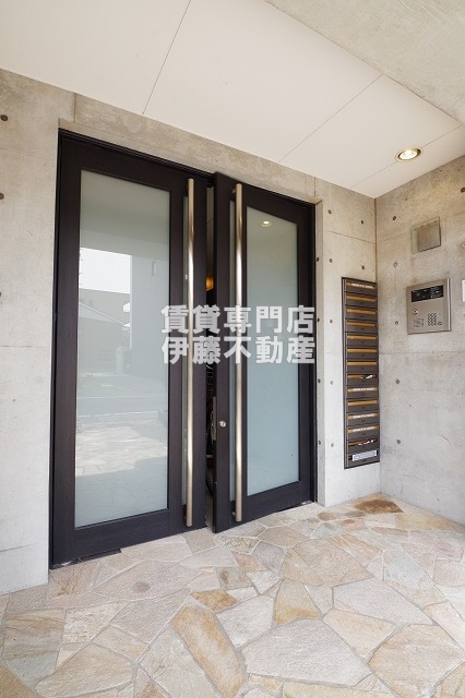 CREA花の木のエントランス