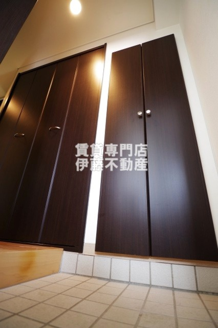 CREA花の木の玄関