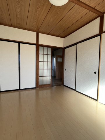 コーポ裾野Ａ棟の居間・リビング