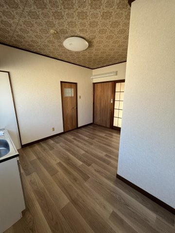 コーポ裾野Ａ棟の居間・リビング